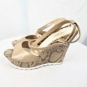 Nine West Tan Leather Snakeskin Wedge Sandals Size 7.5